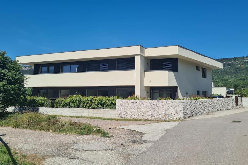 Appartamenti Moderni, Luminosi E Tranquilli Con Parcheggio Privato - Agritur La Tenuta Trento Exterior foto